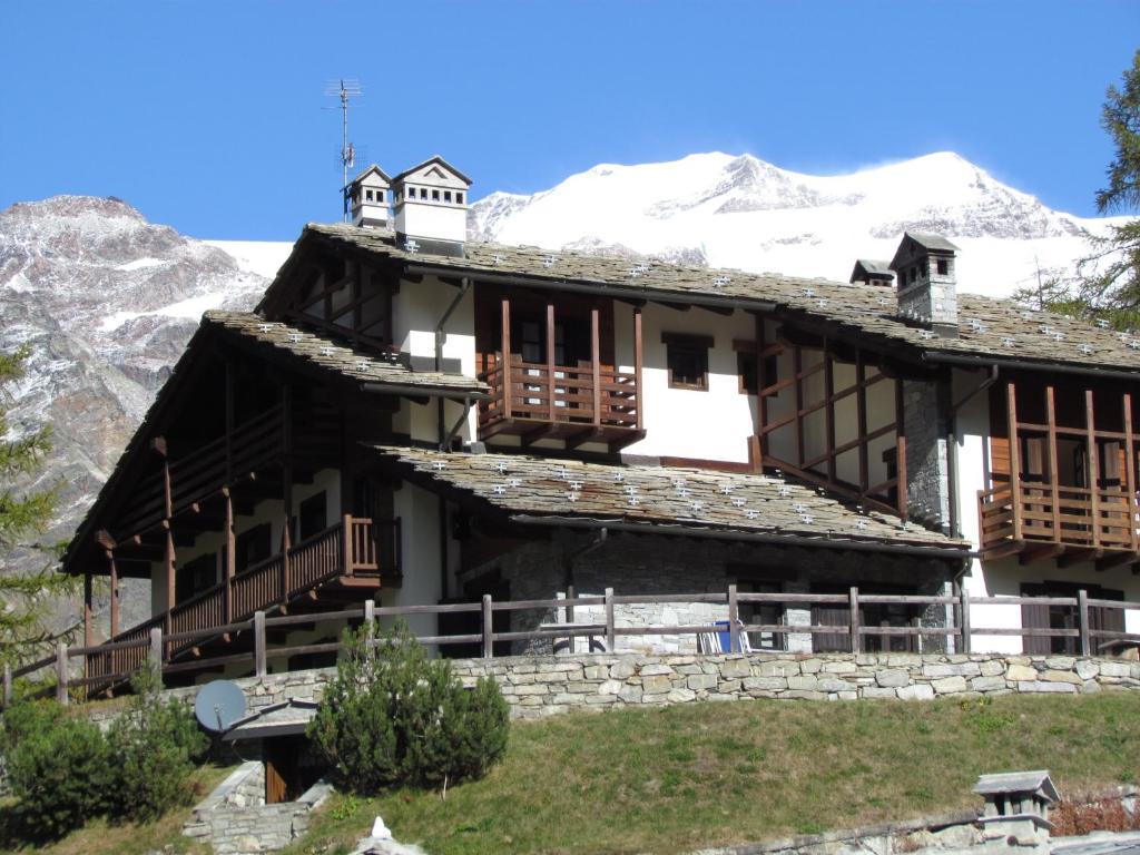 Gressoney-la-Trinité Il Piccolo Residence מראה חיצוני תמונה