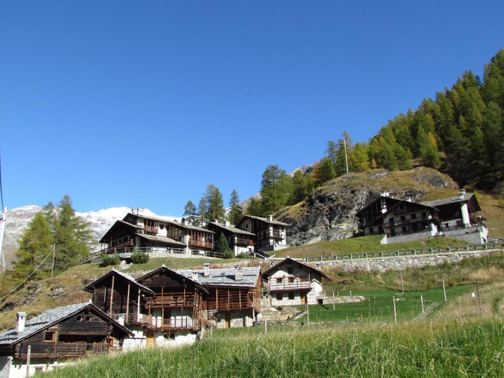 Gressoney-la-Trinité Il Piccolo Residence מראה חיצוני תמונה