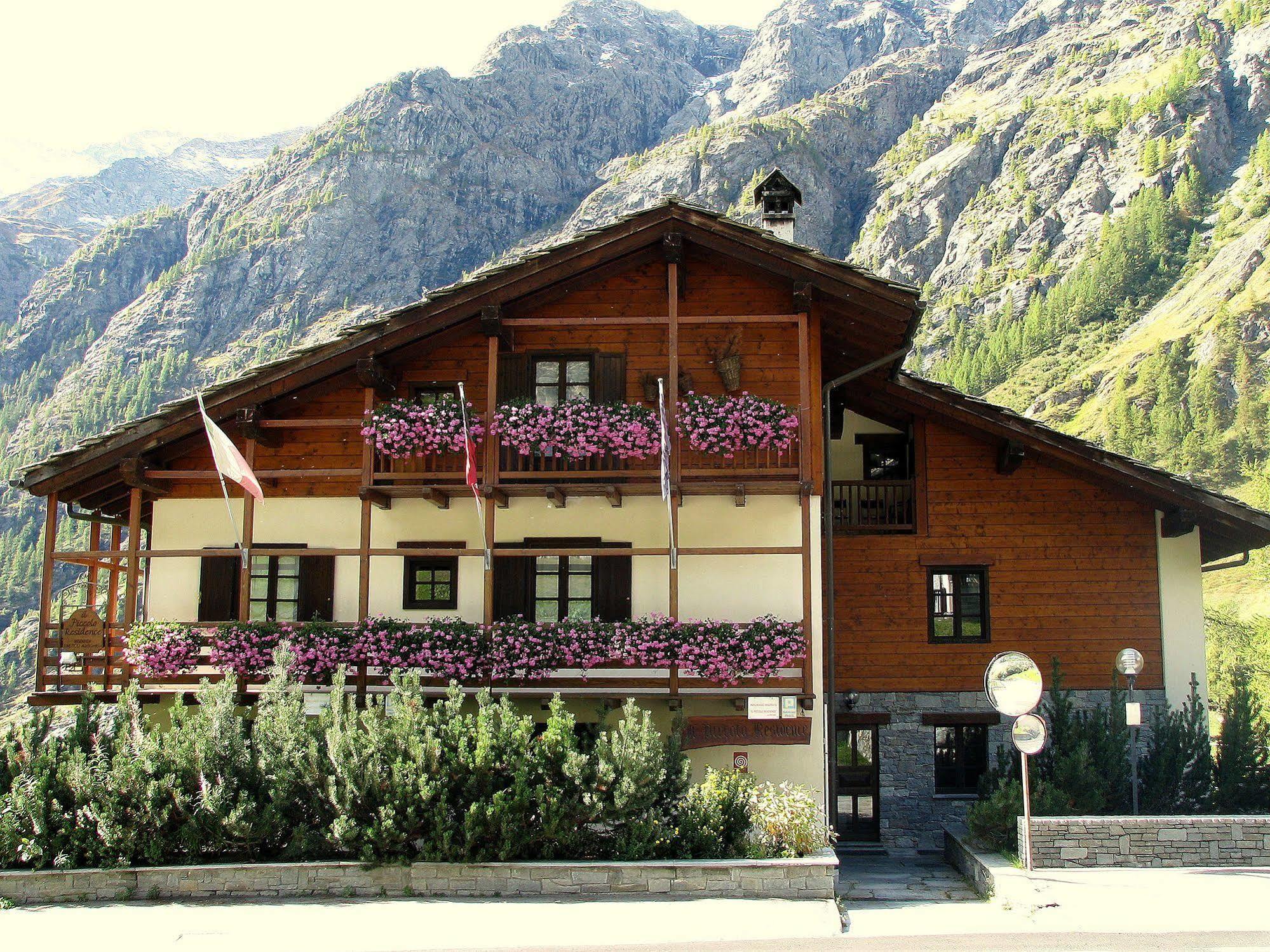 Gressoney-la-Trinité Il Piccolo Residence מראה חיצוני תמונה